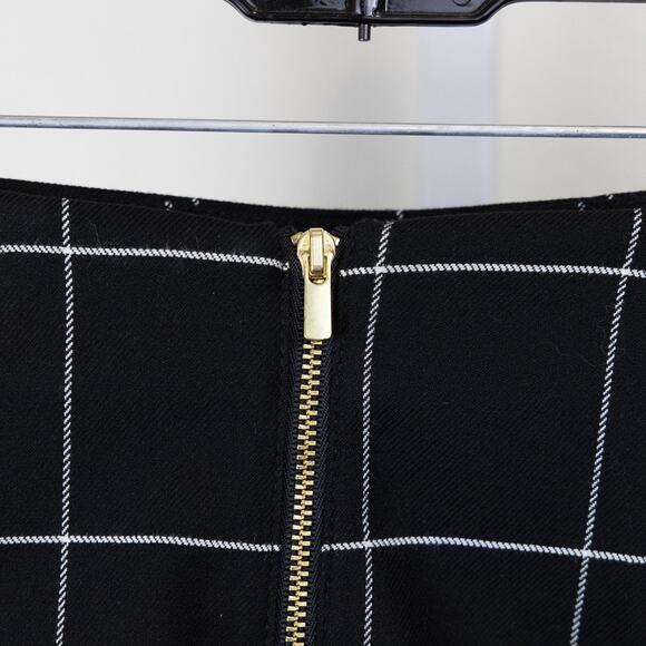 H&M Black White Windowpane Plaid Faux Wrap Mini Skirt Gold Zip NWT Size 0 - Picture 3 of 5
